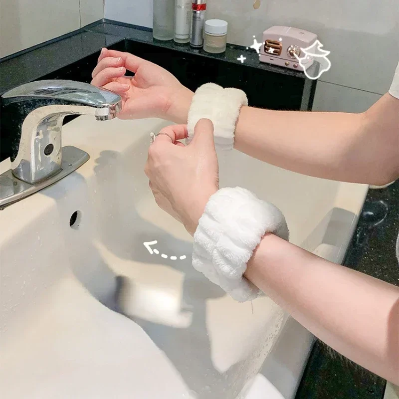 2 Buah Satu Pasang Gelang Peny - Sweat Band Wrist ulasan dan harga